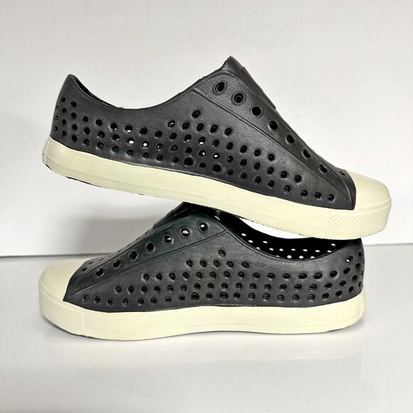 NEW Native Shoes - Picture 5 of 12